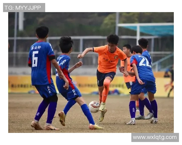 足球队长的荣耀与责任如何引领球队走向胜利的旅程